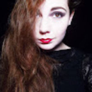 Meet your Posher, Della